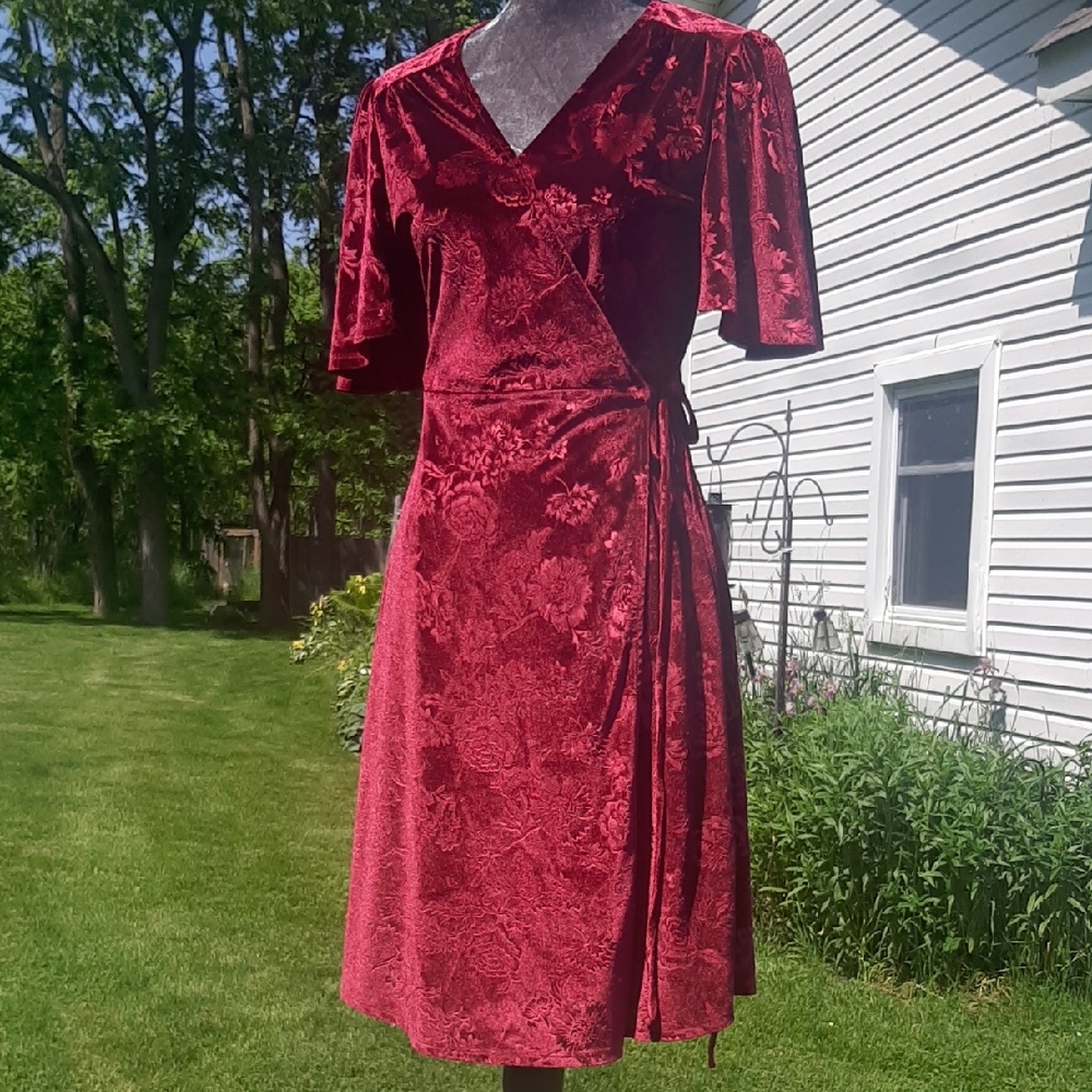 Lumiere Velvety💃Wrap Midi Dress with Bell Sleeves Size M